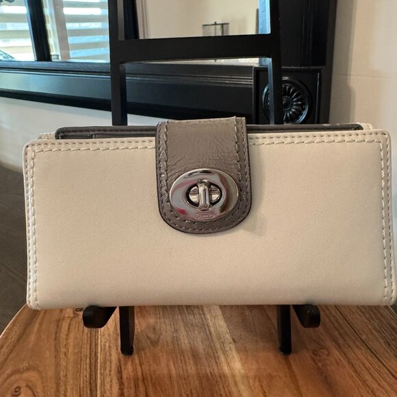 Coach Handbags - Coach White Leather Turnlock Wallet — Bi-Fold w/ Silver Turnlock